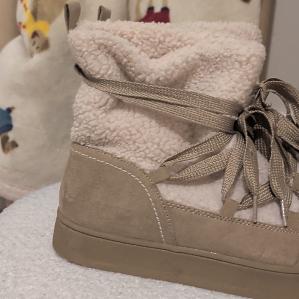 Universal Thread Boots.   9.5 - Picture 2 of 6